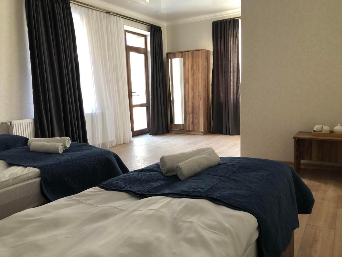 Wander Kazbegi Hotel ภายนอก รูปภาพ